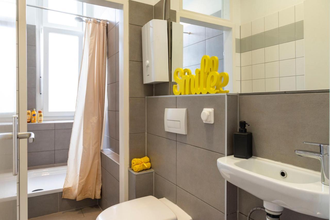 Central +3Br +Big Living Room Next To U-Station Berlin Eksteriør bilde